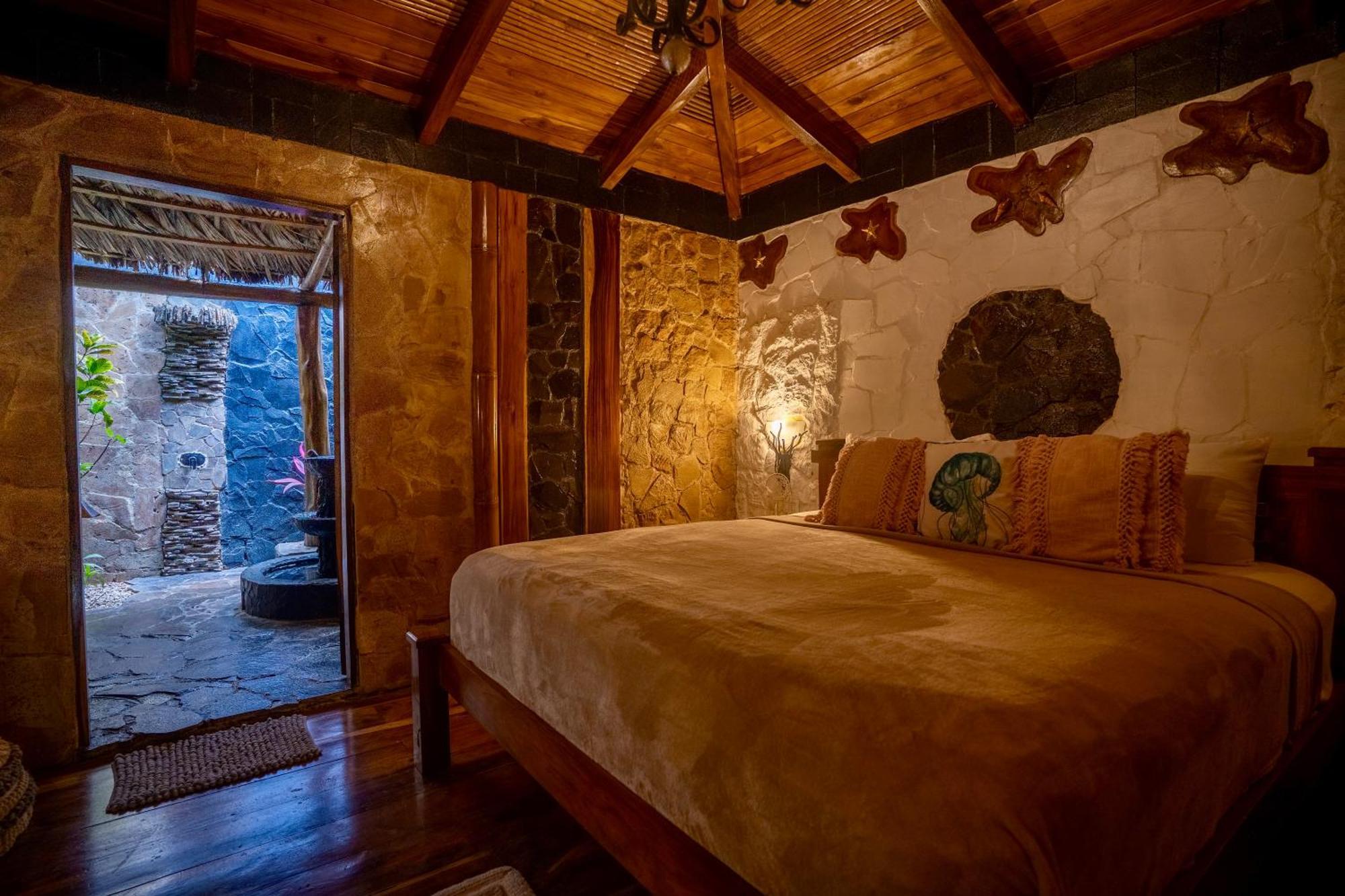 Ocho Artisan Bungalows (Adults Only) Tamarindo Dış mekan fotoğraf