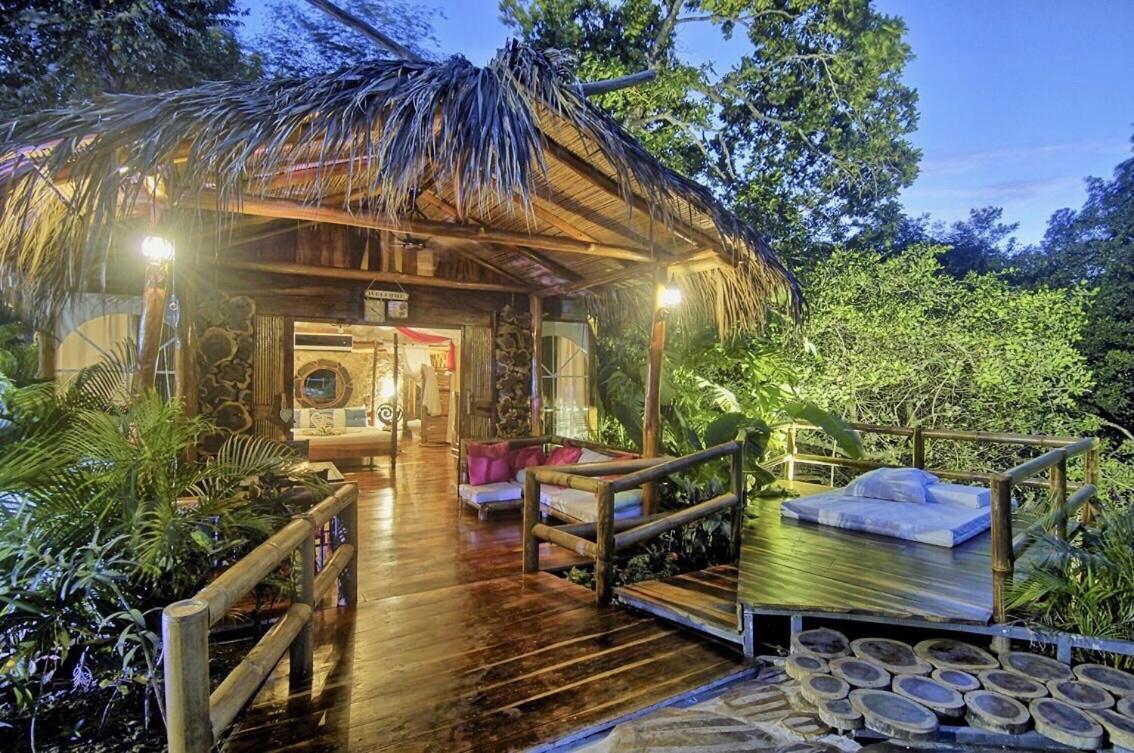 Ocho Artisan Bungalows (Adults Only) Tamarindo Dış mekan fotoğraf