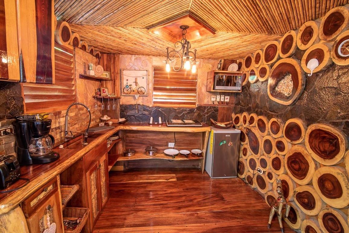 Ocho Artisan Bungalows (Adults Only) Tamarindo Dış mekan fotoğraf